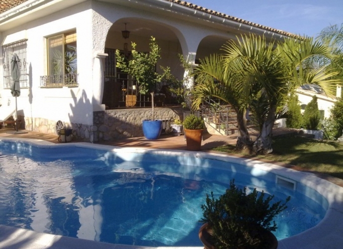 Villa indépendante situé à Nueva Andalucía Villas en Nueva Andalucia  - 1