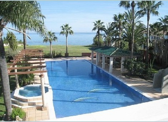Villa Detached in Estepona - 3