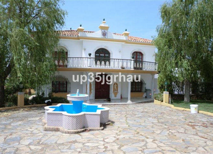 Villa Independiente en Estepona - 2