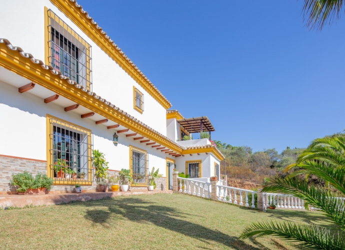 Villa Detached in Elviria - 1