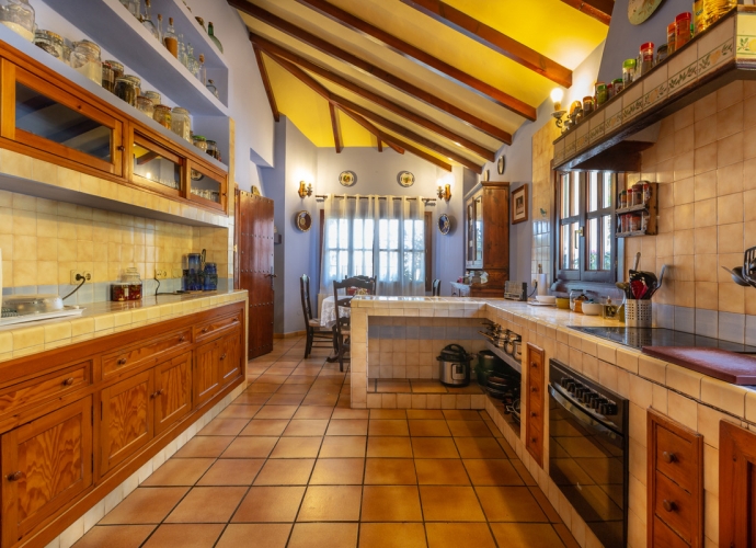 Villa Detached in Elviria - 9