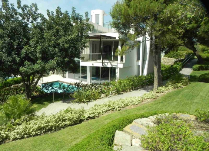 Villa Semi Detached in Sierra Blanca - 1