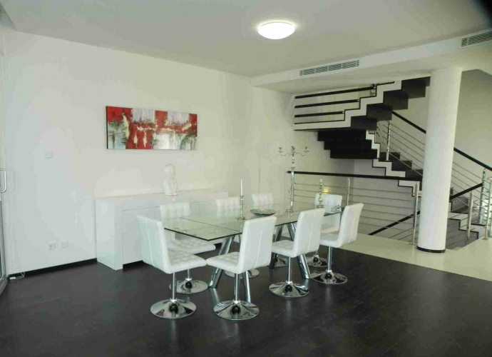 Villa Semi Detached in Sierra Blanca - 5