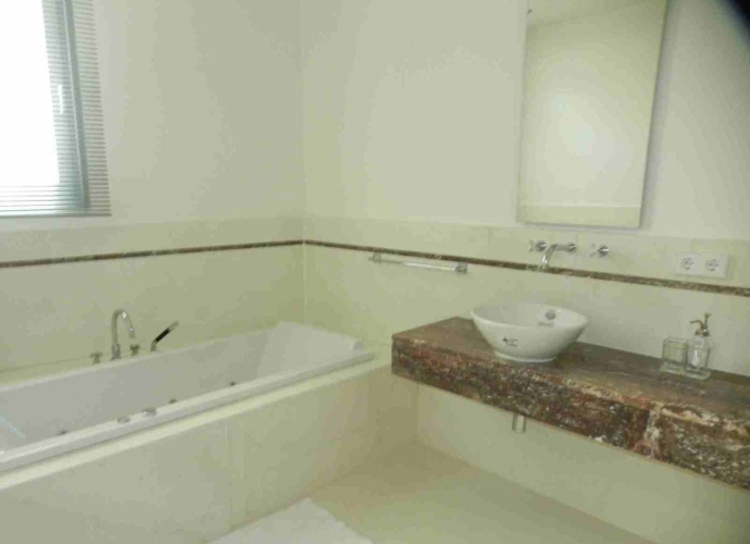 Villa Semi Detached in Sierra Blanca - 10