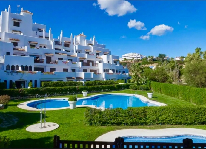 Apartment Middle Floor in New Golden Mile - 1