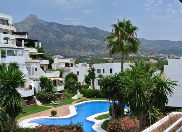 Townhouse Terraced in The Golden Mile Coto Real  - 1