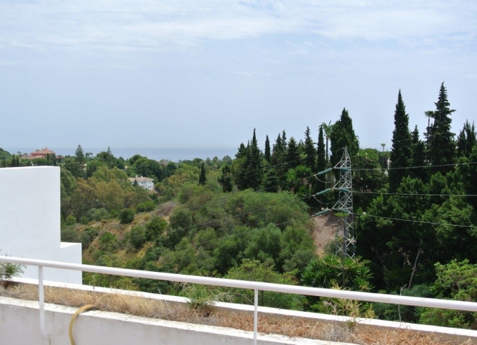 Townhouse Terraced in The Golden Mile Coto Real  - 9