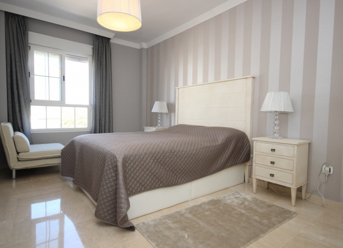Apartment Penthouse in Bahía de Marbella Las Arenas  - 4