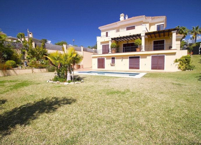 Villa Detached in Marbella - 2