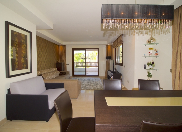 Appartement milieu d’Etage situé à Nueva Andalucía Medina de Banus  - 2