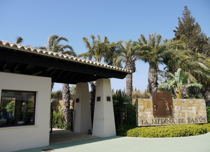 Appartement milieu d’Etage situé à Nueva Andalucía Medina de Banus  - 4