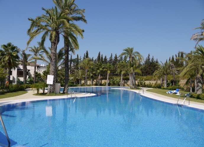 Appartement milieu d’Etage situé à Nueva Andalucía Medina de Banus  - 5