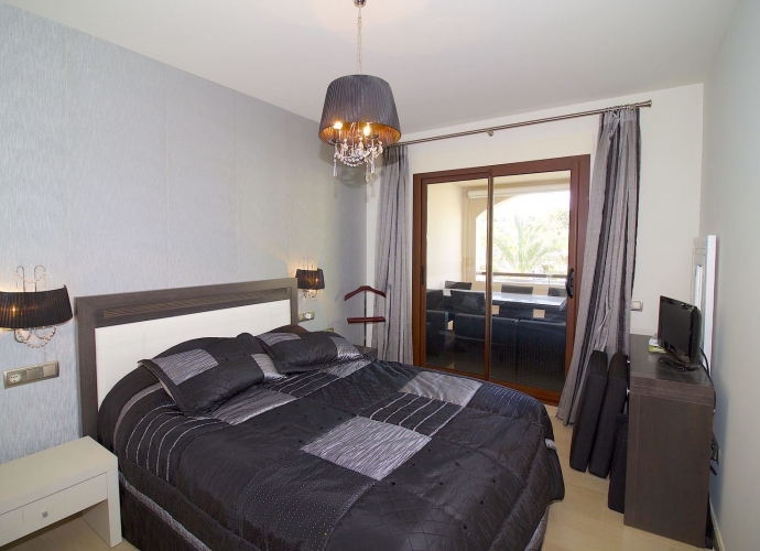 Appartement milieu d’Etage situé à Nueva Andalucía Medina de Banus  - 7