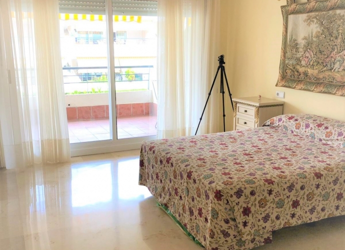 Apartamento Planta Media en Guadalmina Alta - 3