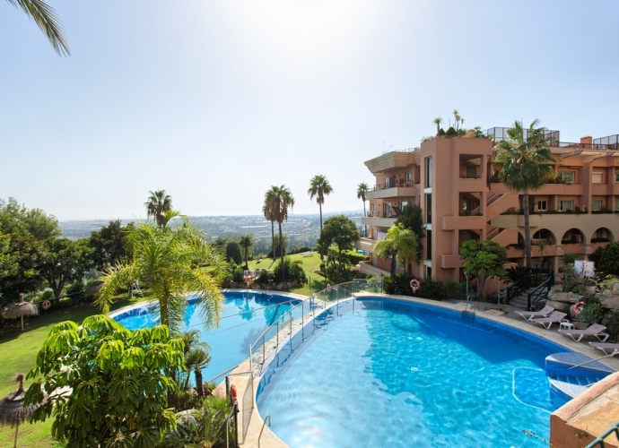 Apartamento Planta Media en Nueva Andalucía Magna Marbella  - 1