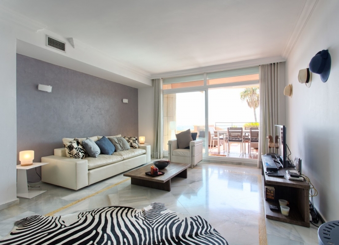 Apartamento Planta Media en Nueva Andalucía Magna Marbella  - 2