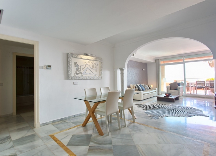 Apartamento Planta Media en Nueva Andalucía Magna Marbella  - 8