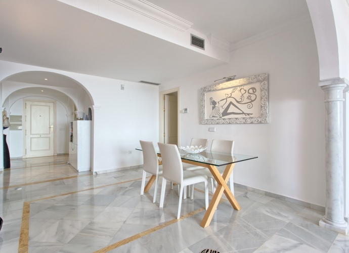 Apartamento Planta Media en Nueva Andalucía Magna Marbella  - 9