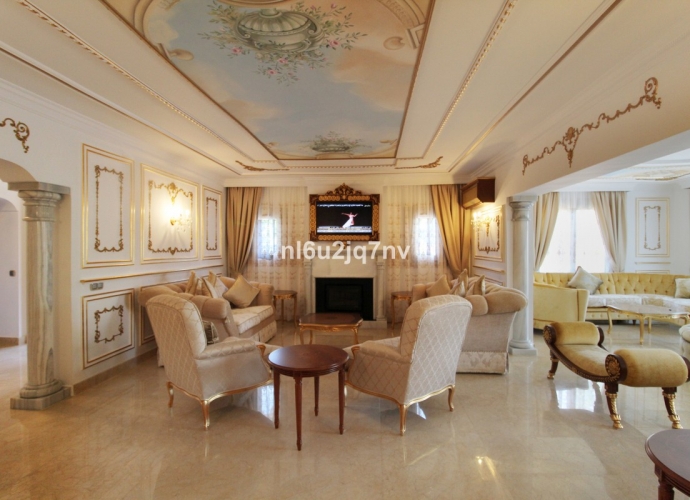 Villa Independiente en Guadalmina Baja - 2