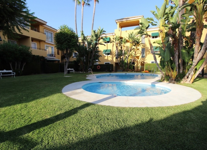 Appartement milieu d’Etage situé à Guadalmina Baja - 1