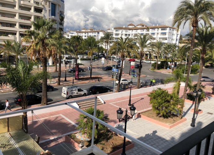 Appartement milieu d’Etage situé à Puerto Banús Jardines del Puerto  - 1