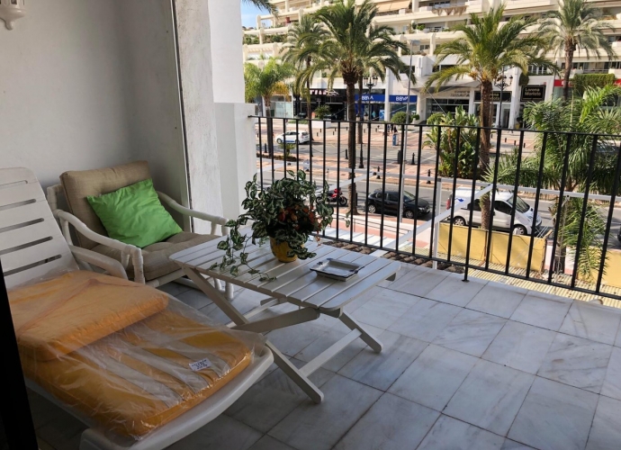 Apartamento Planta Media en Puerto Banús Jardines del Puerto  - 2