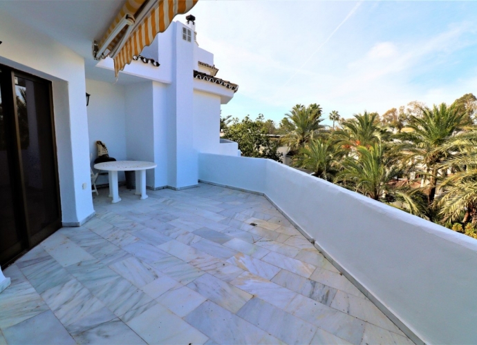 Apartment Middle Floor in Elviria Golden Beach  - 7