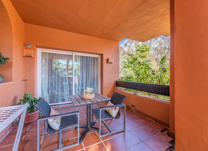 Apartamento Planta Media en Nueva Andalucía El Alminar de Marbella  - 2