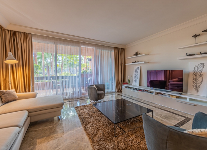 Apartamento Planta Media en Nueva Andalucía El Alminar de Marbella  - 3