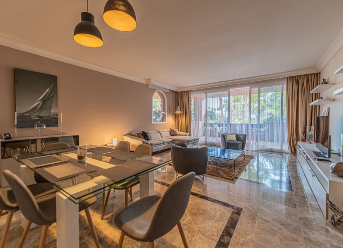 Apartamento Planta Media en Nueva Andalucía El Alminar de Marbella  - 4