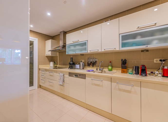 Apartamento Planta Media en Nueva Andalucía El Alminar de Marbella  - 9