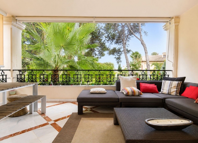 Apartment Middle Floor in Los Monteros - 3
