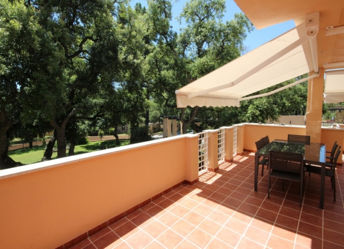 Appartement milieu d’Etage situé à Elviria Los Jardines de Santa María Golf  - 2