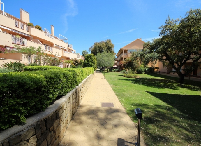 Apartment Middle Floor in Elviria Los Jardines de Santa María Golf  - 7