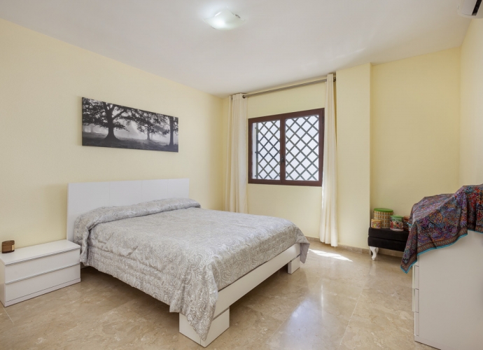 Apartment Ground Floor in The Golden Mile Coto Real  - 4