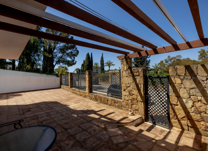 Apartment Ground Floor in The Golden Mile Coto Real  - 7