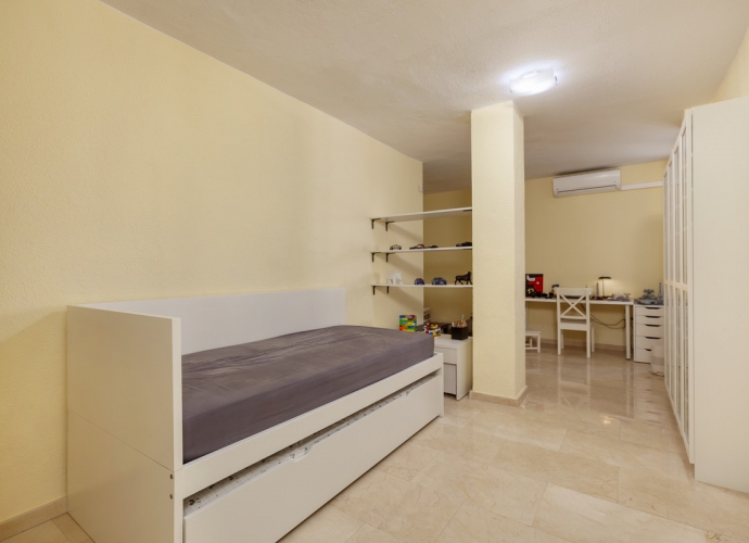 Apartment Ground Floor in The Golden Mile Coto Real  - 8