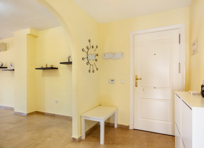 Apartment Ground Floor in The Golden Mile Coto Real  - 9