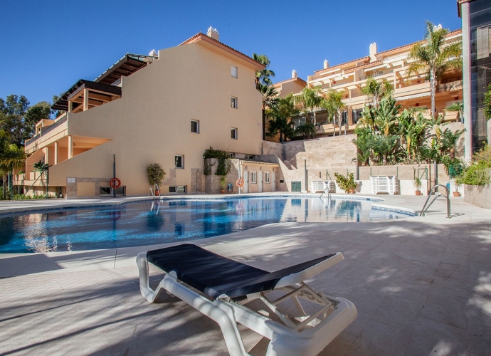 Apartamento Planta Media en Nueva Andalucía Vista Real  - 3