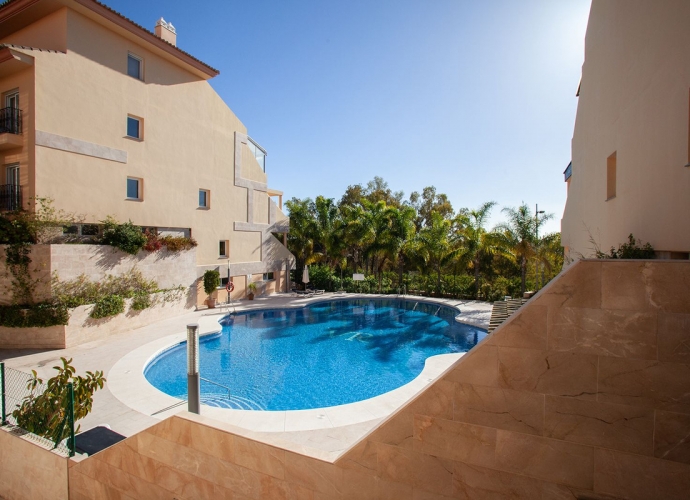Apartamento Planta Media en Nueva Andalucía Vista Real  - 5