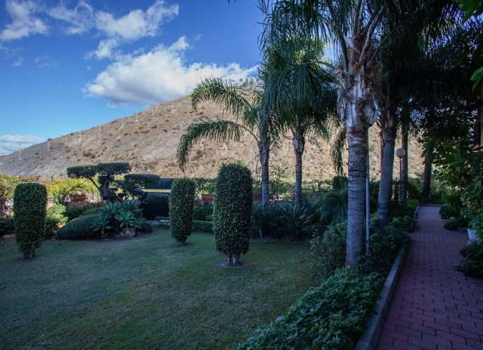 Apartamento Planta Media en Nueva Andalucía Vista Real  - 6