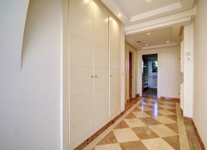 Apartamento Planta Media en Nueva Andalucía Vista Real  - 8