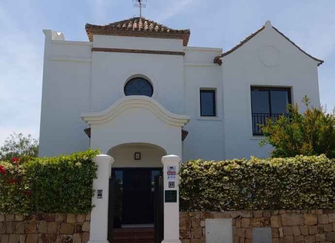 Villa Semi Detached situé à Estepona Adosadas de Nueva Construcción en Estepona  - 2