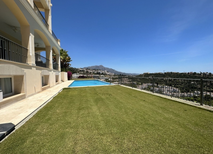 Commercial Business situé à Benahavís Villas en Benahavís  - 5