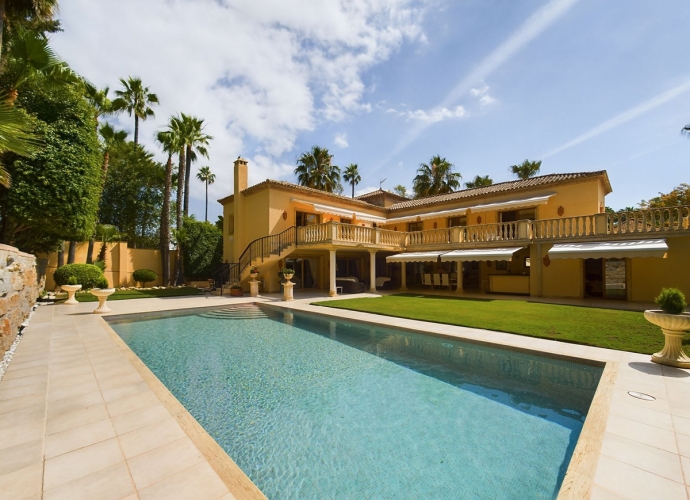 Villa Detached in Nueva Andalucía Villas en Nueva Andalucia  - 1