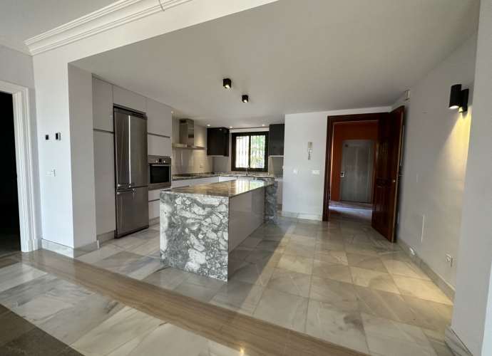 Apartamento Planta Media en Monte Halcones - 2
