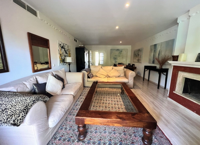 Apartamento Planta Media en Guadalmina Baja Alhambra del Golf  - 3