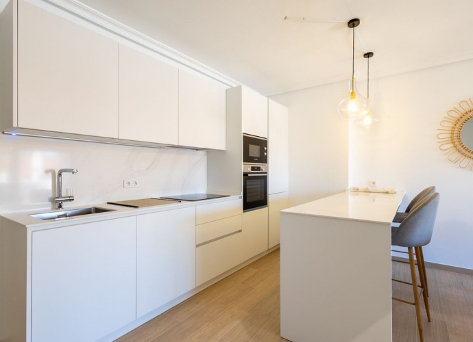 Appartement milieu d’Etage situé à Nueva Andalucía La Maestranza  - 1