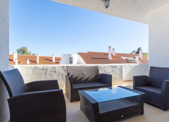 Appartement milieu d’Etage situé à Nueva Andalucía La Maestranza  - 2