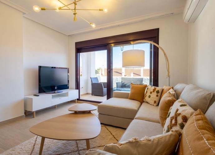 Appartement milieu d’Etage situé à Nueva Andalucía La Maestranza  - 4